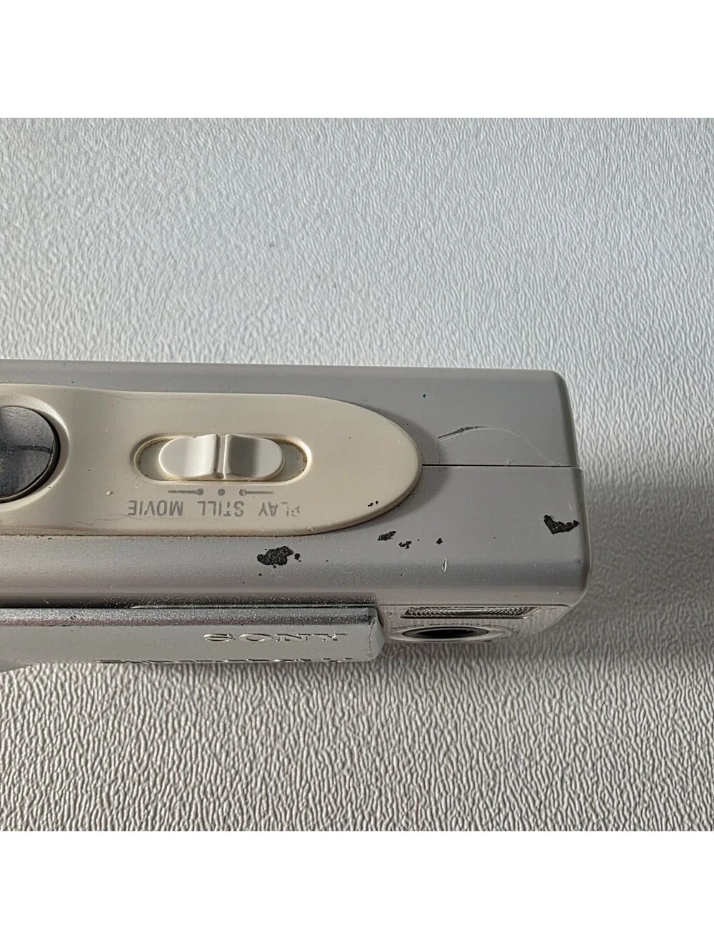 Sony Cyber-shot DSC-U10 Digital Compact Camera Silver With Memory Stick